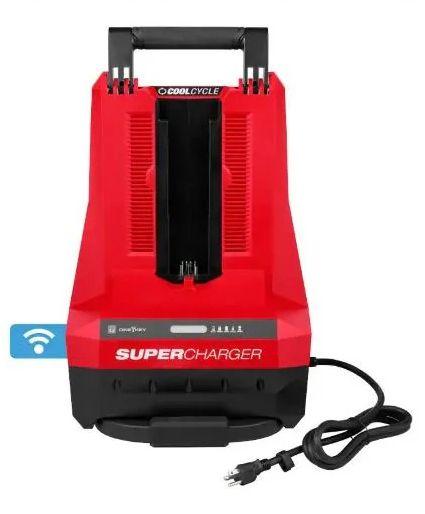 Milwaukee  MXFSC MX FUEL Super Charger  - Red - Excellent